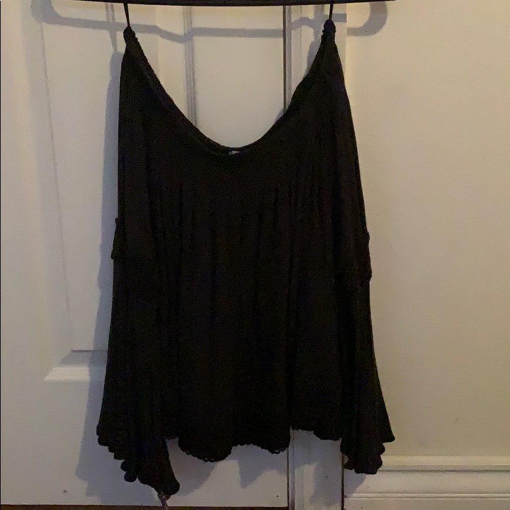Black, off the shoulder crop top